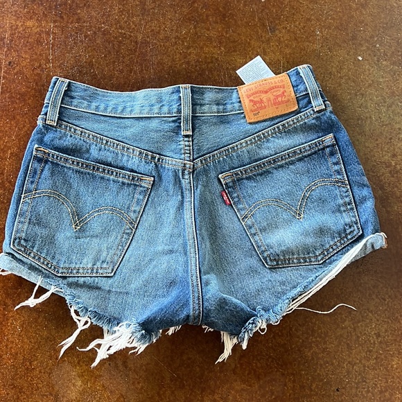 Levi’s 501 shorts - Picture 2 of 3
